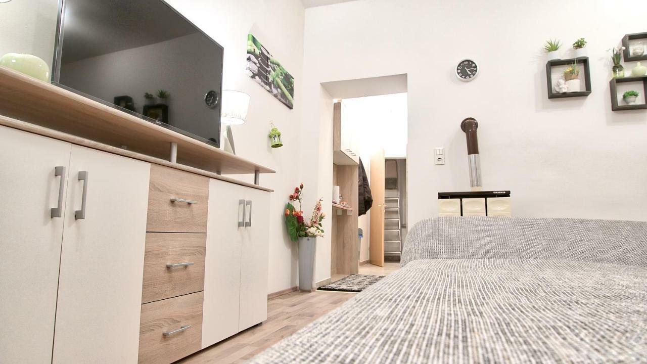 Spongebob Apartment Вена Экстерьер фото